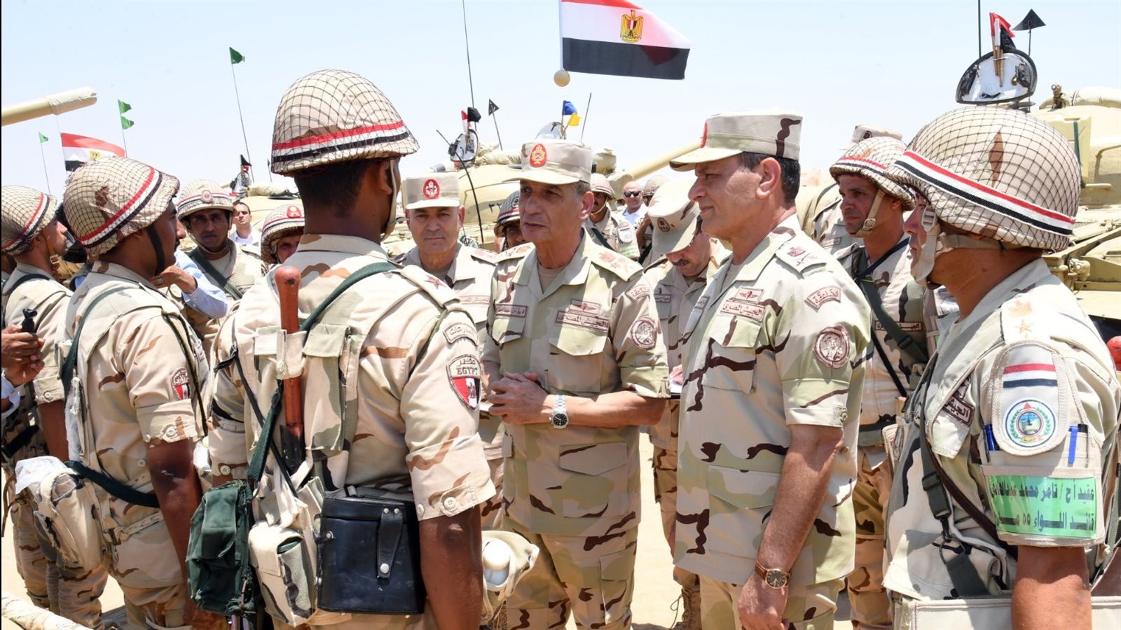 وزير الدفاع وقائد الجيش الثاني الميداني