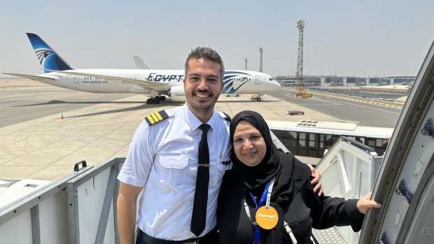 الطيار المصري وأمة 