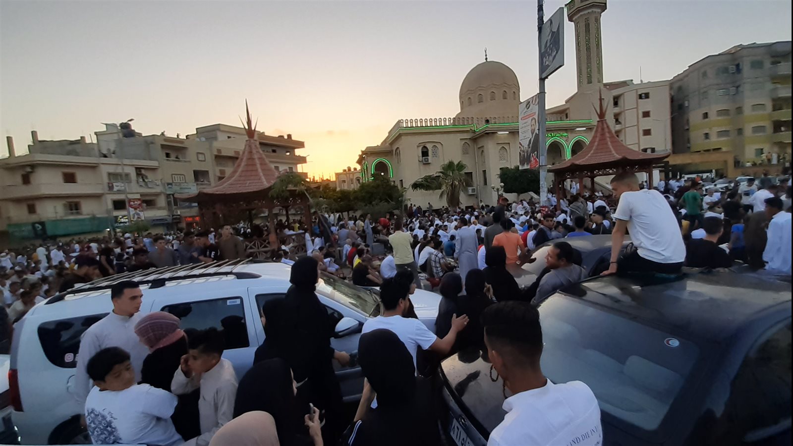 آلاف المصلين يؤدون صلاة عيد الأضحى في سيناء 