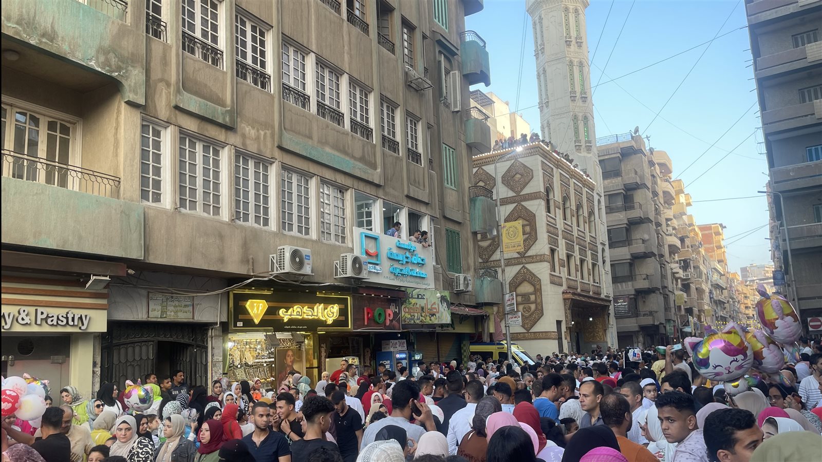 الآلاف يؤدون صلاة العيد بجامع عطا بالبحيرة