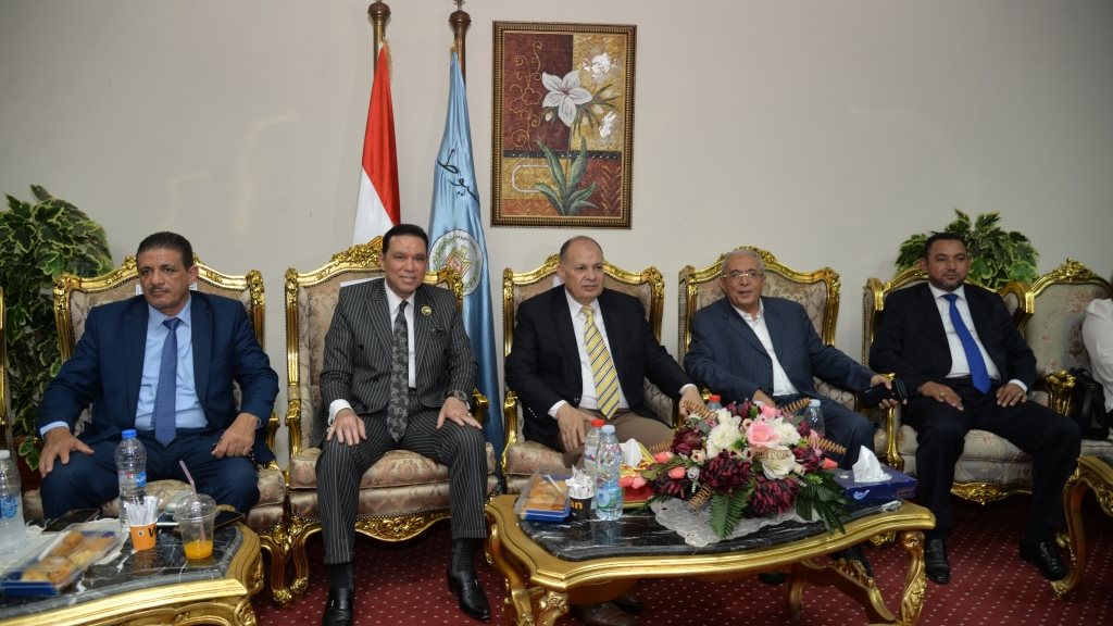 محافظ أسيوط يستقبل المهنئين بعيد الأضحى المبارك 