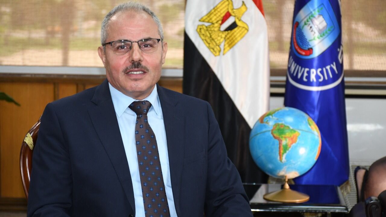 رئيس جامعة القناة 