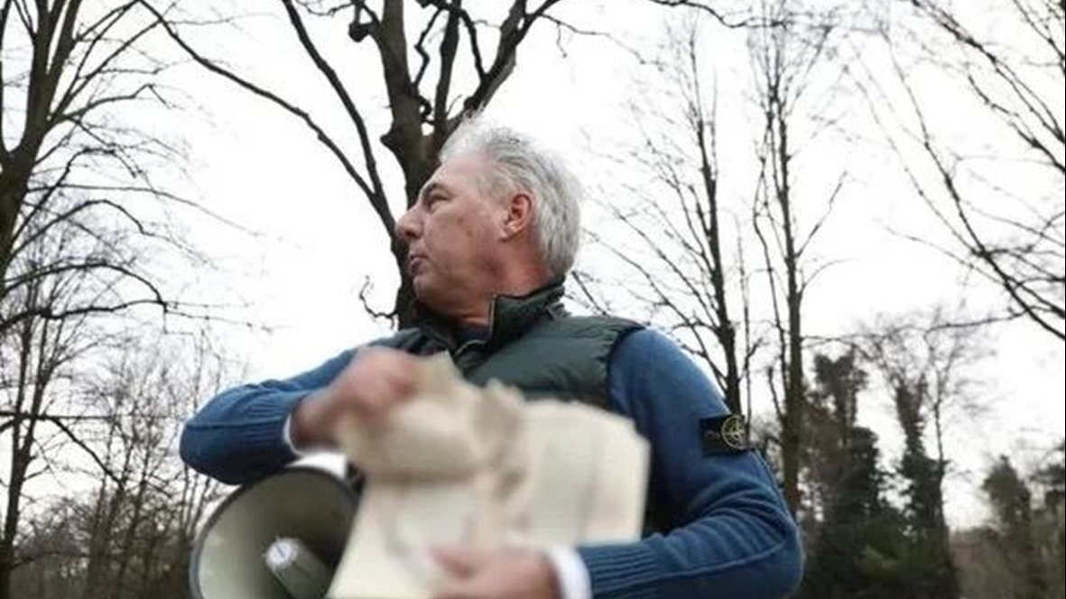 مزق نسخة من المصحف.. إحالة مواطن هولندي إلى المحاكمة العاجلة