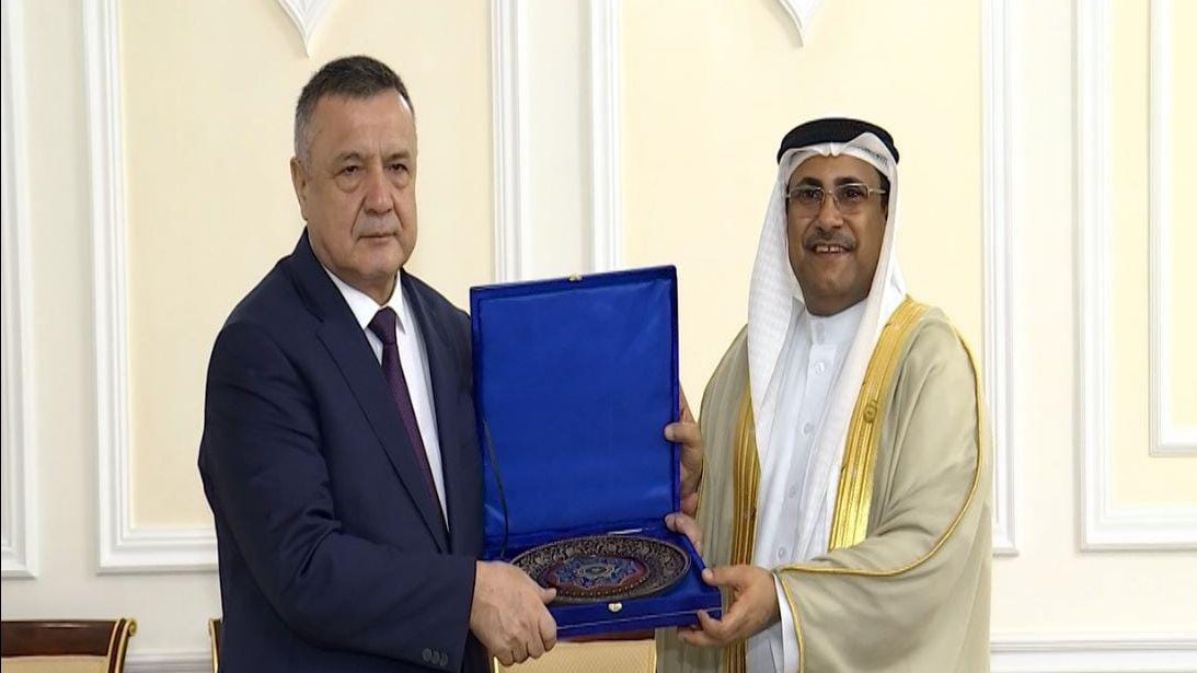 العسومي ورئيس مجلس نواب أوزبكستان
