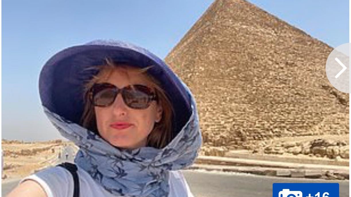 الكاتبة سارة بريدج