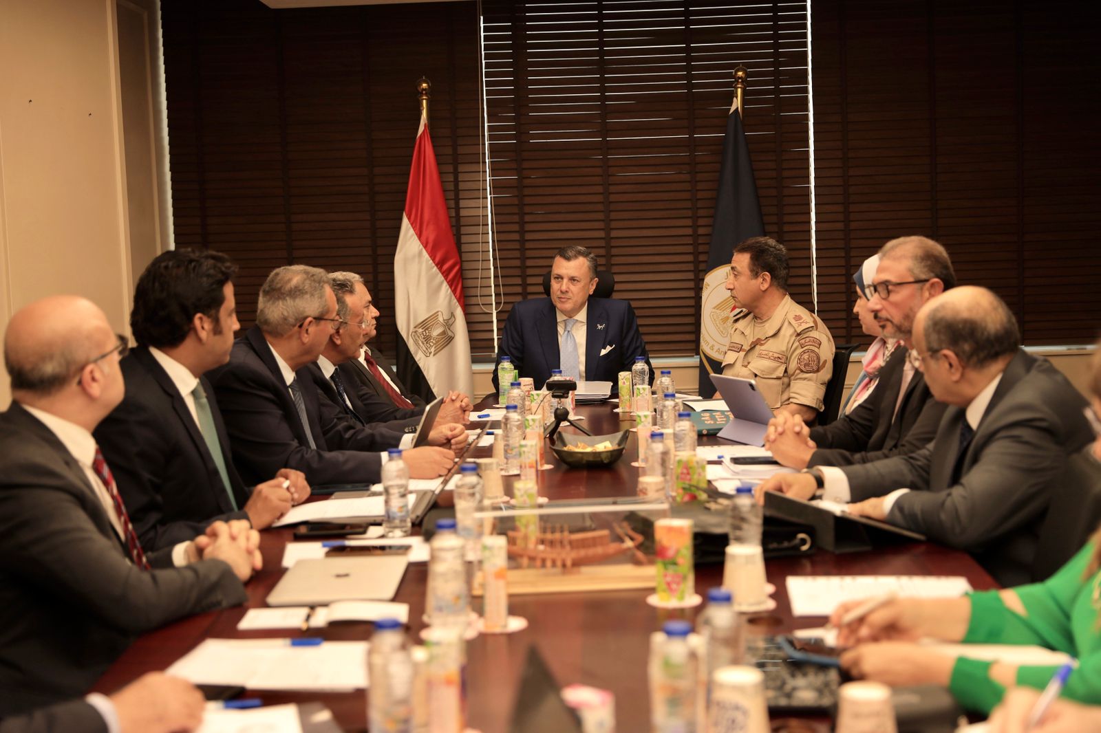 وزير السياحة والآثار 