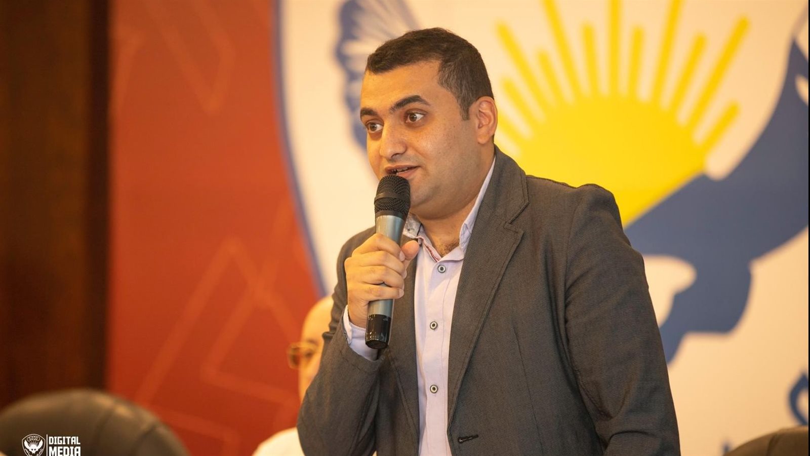 أحمد الأحمر