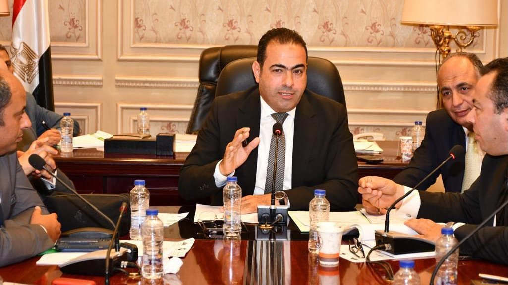 الدكتور محمود حسين رئيس لجنة الشباب 