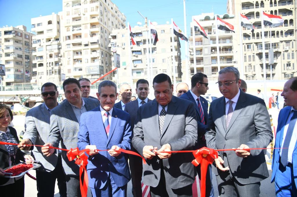 وزير التنمية المحلية ومحافظ الغربية 
