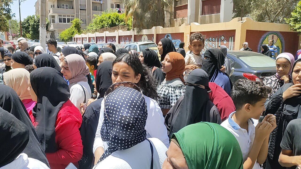 خلال الاحتفالات 
