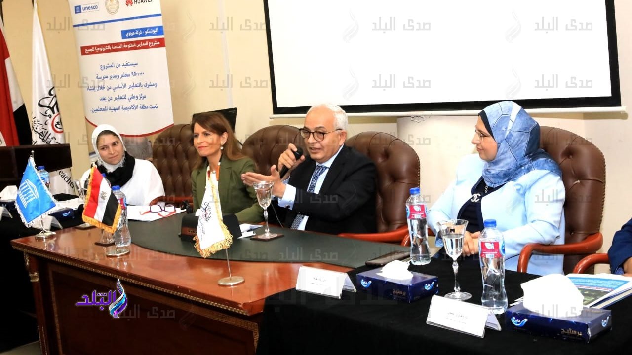 وزير التربية والتعليم يتفقد البرنامج التدريبى للمدربين (TOT)