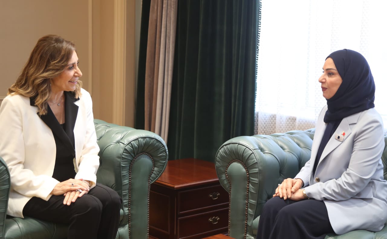 وزيرة الثقافة 