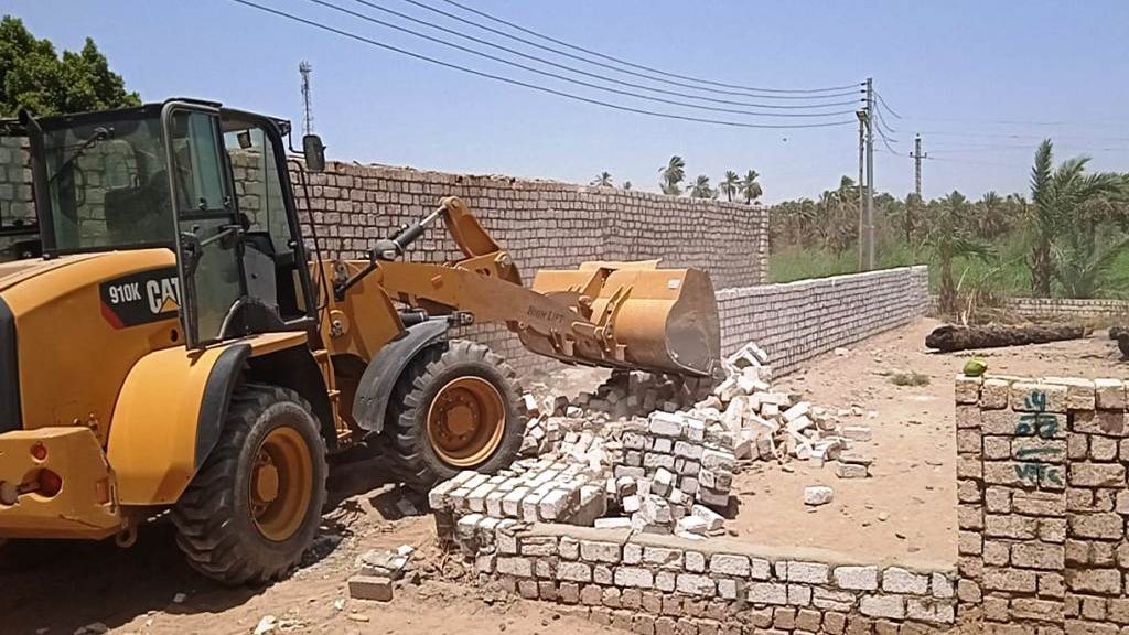 جهود وأنشطة المحليات بأسوان