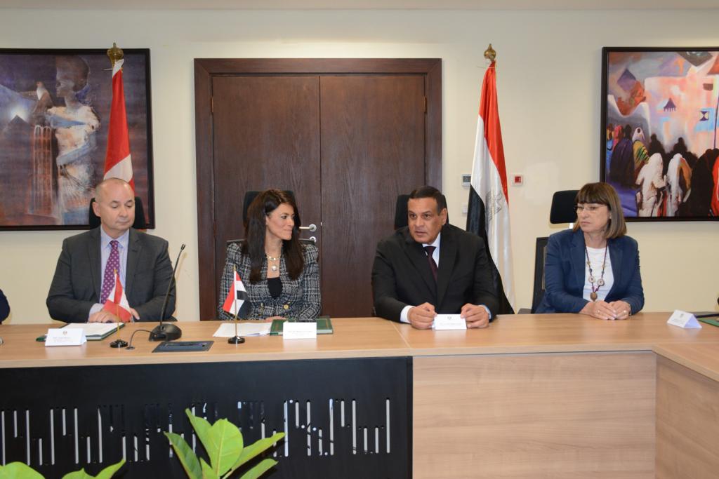 وزير التنمية المحلية 