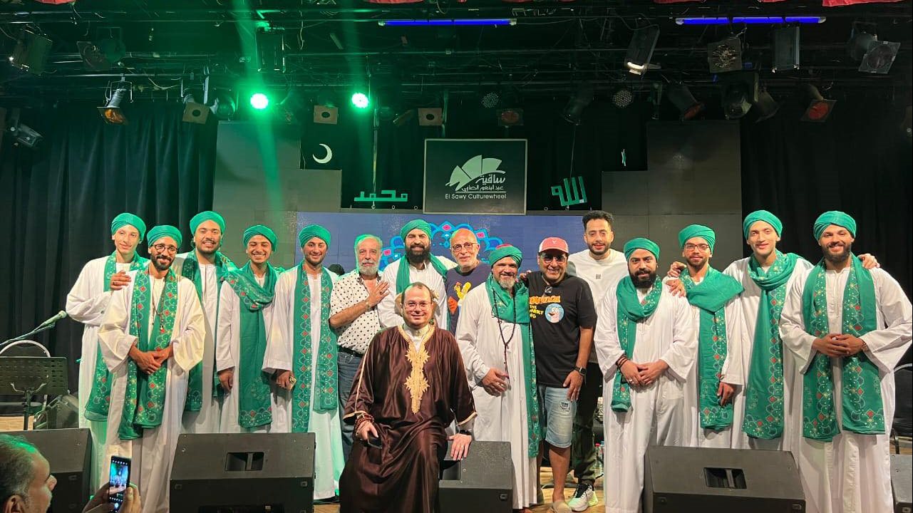 فرقة الحضرة مع الضيوف 