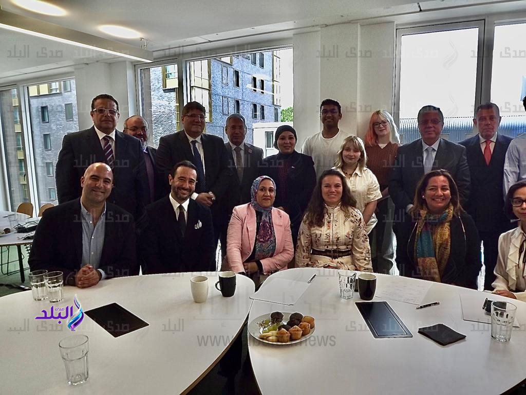 الوفد المصري يتفقد جناح جامعة UCL البريطانية