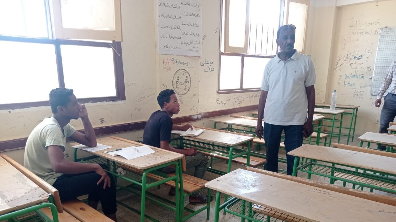 لجان امتحانات
