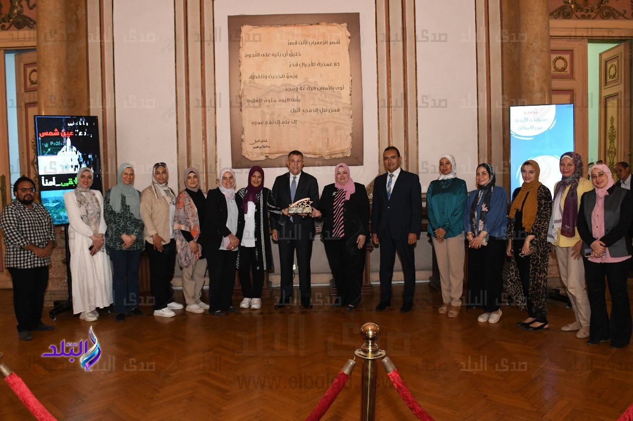 تكرم الدكتور محمود المتيني رئيس الجامعة2