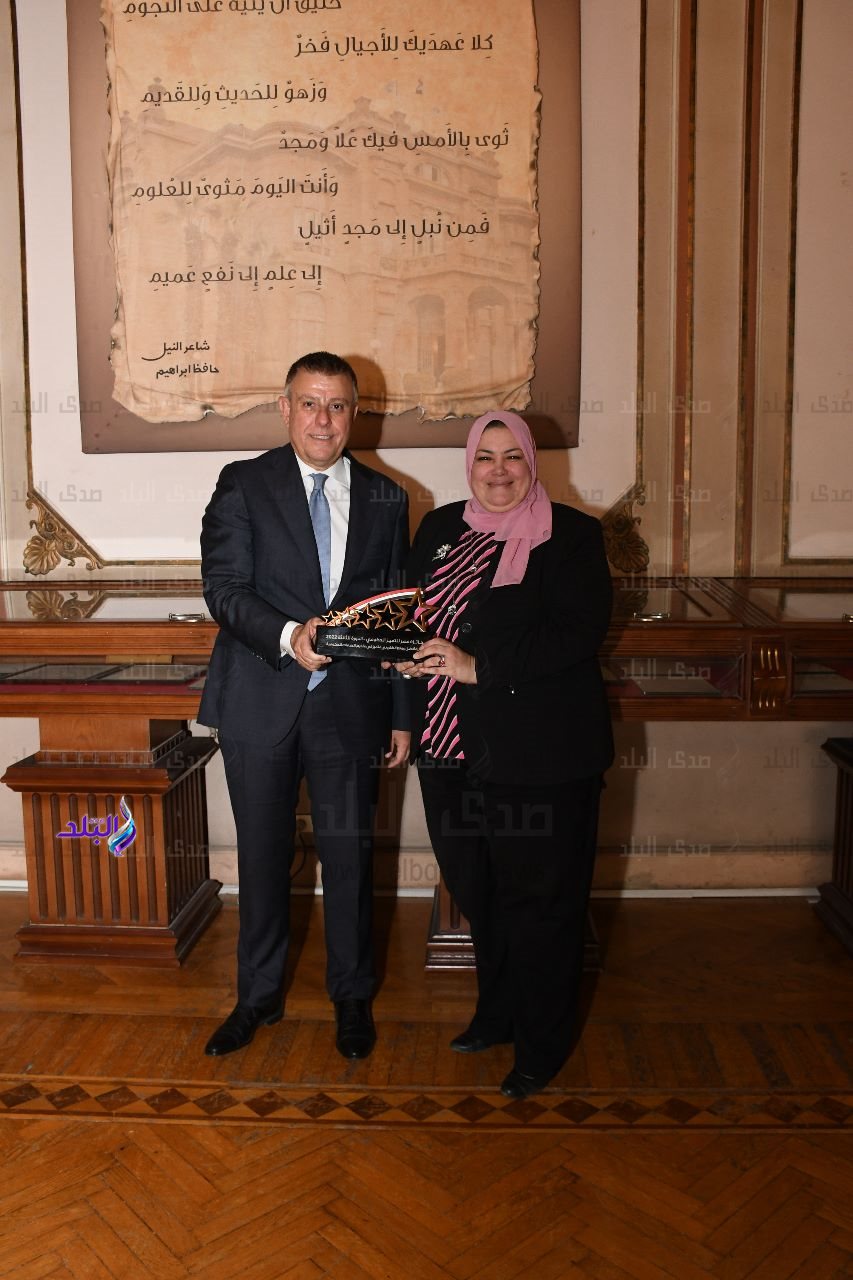 تكرم الدكتور محمود المتيني رئيس الجامعة3