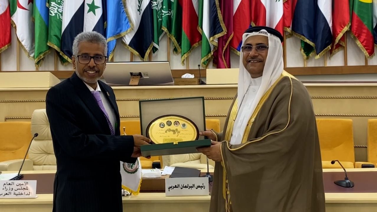 عادل العسومي و محمد بن علي كومان عادل العسومي و محمد بن علي كومان