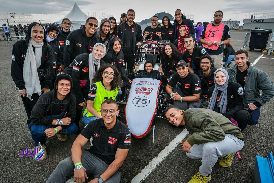 الأول عالميا فريق سباقات جامعة عين شمس3