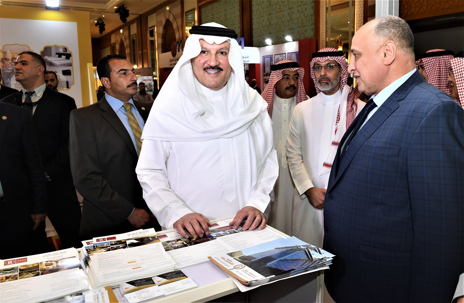 سفير السعودية يتفقد المعرض 
