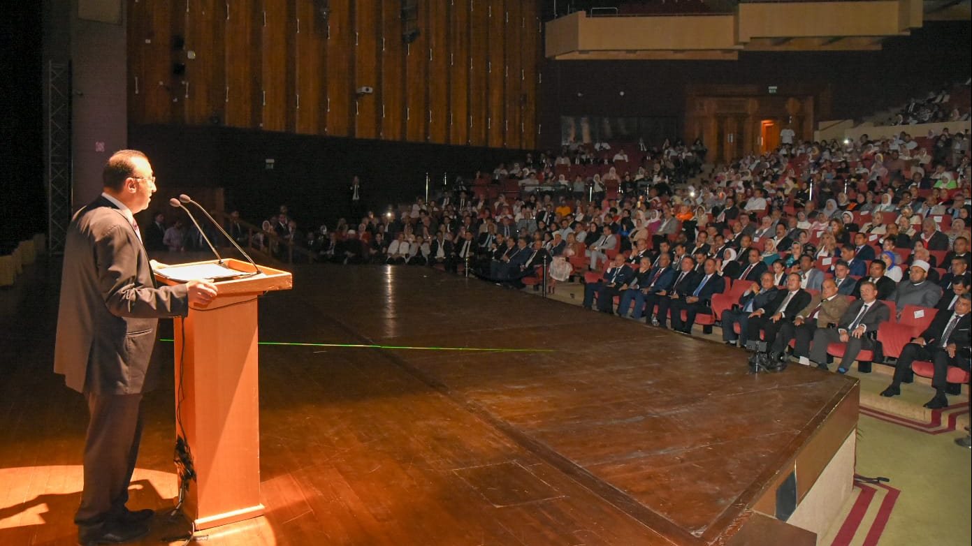 محافظ الإسكندرية يشهد احتفالية العيد القومي محافظ الإسكندرية يشهد احتفالية العيد القومي