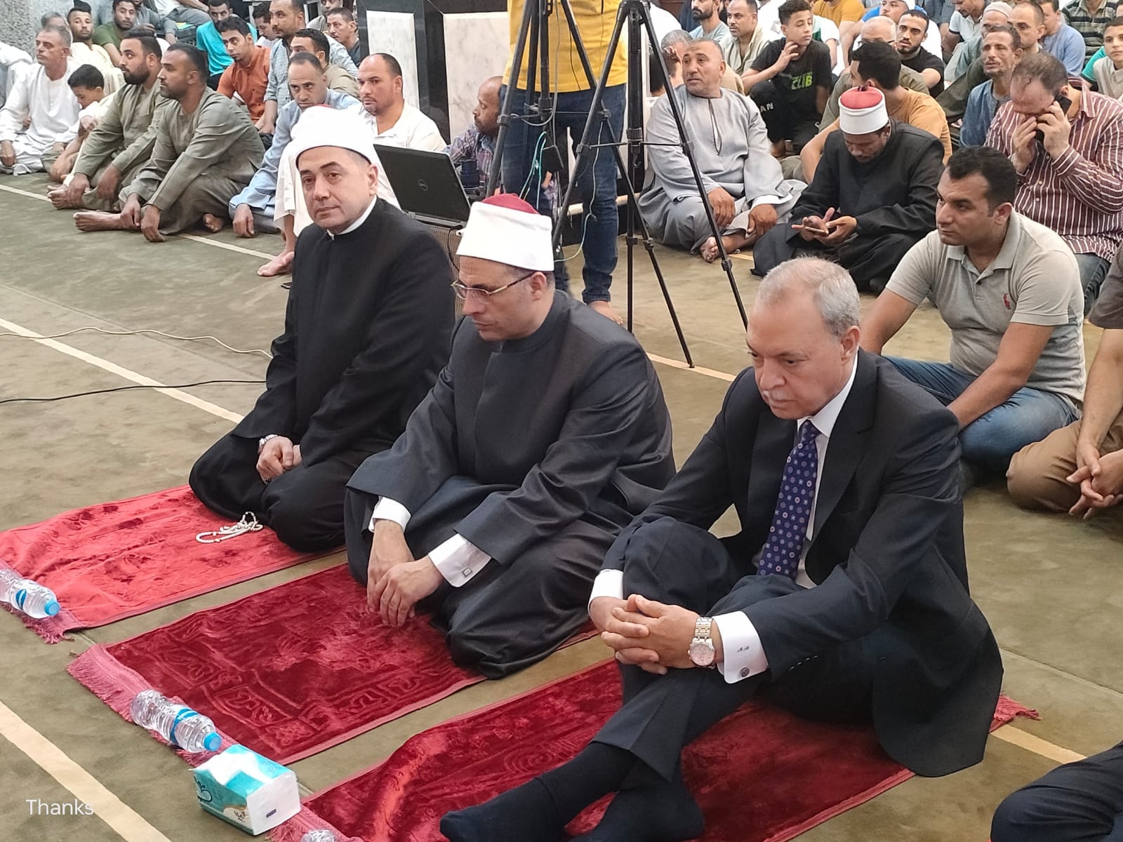 محافظة القليوبية أثناء أداء صلاة الجمعة