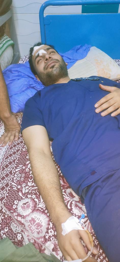 طبيب مصاب