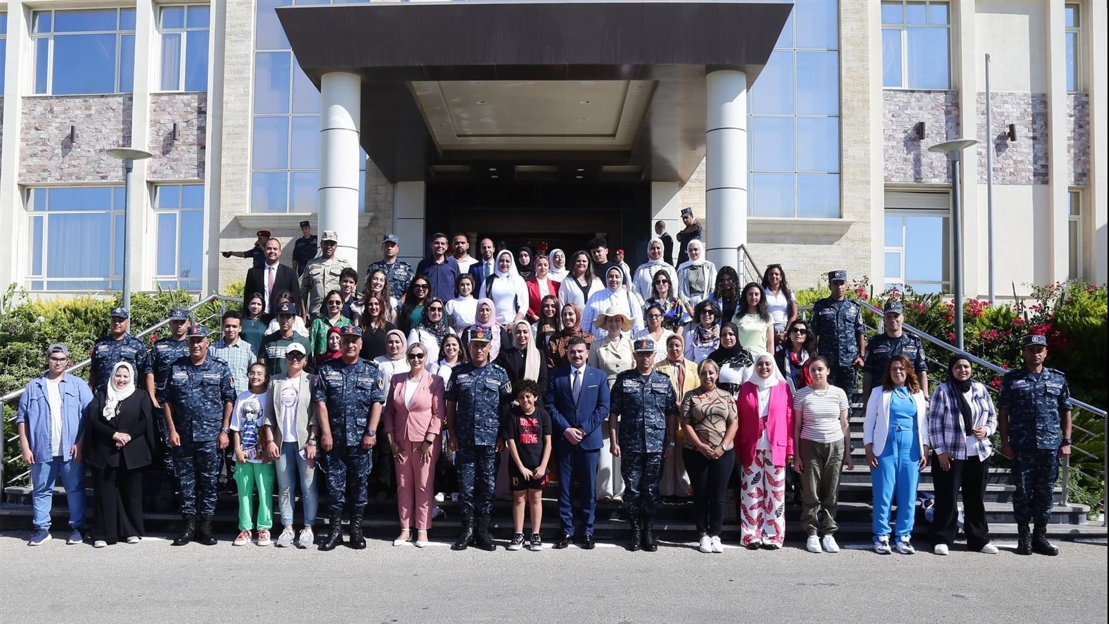 صورة من الزيارة