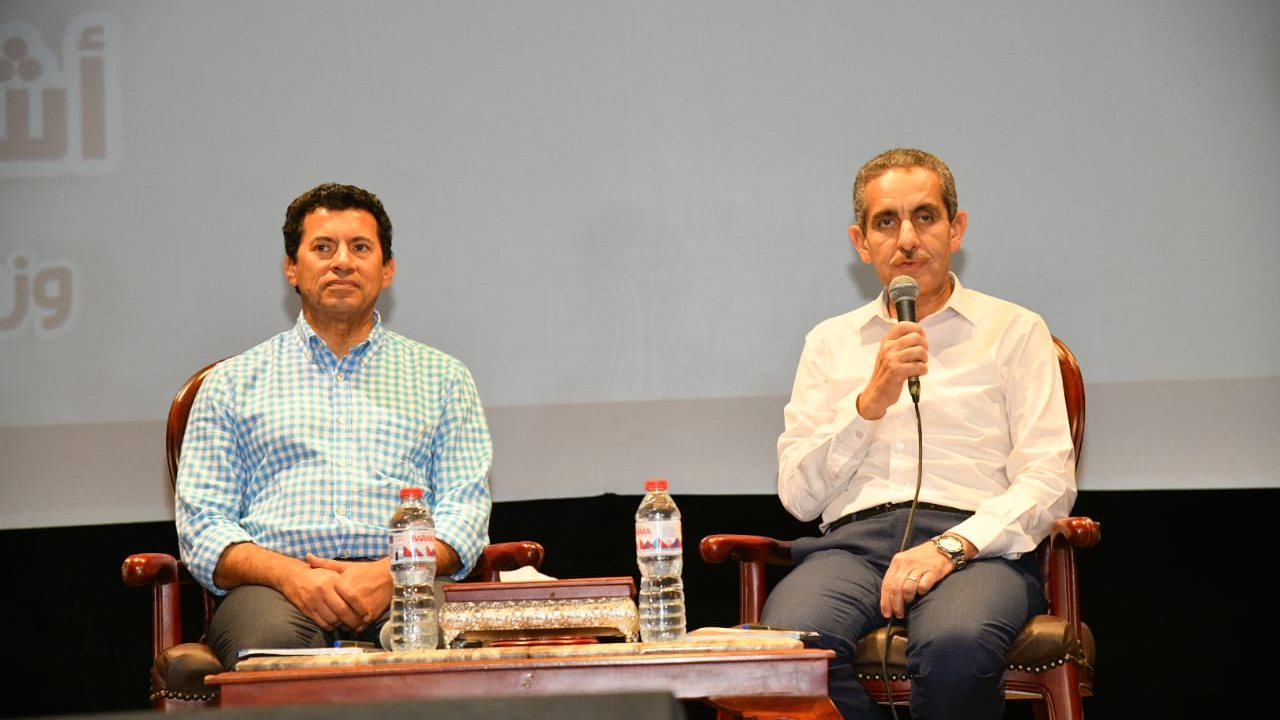 محافظ الغربية ووزير الشباب والرياضة 