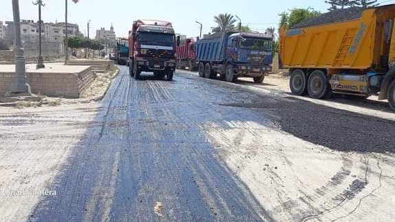 استكمال أعمال رصف الشوارع الرئيسية بالعريش 