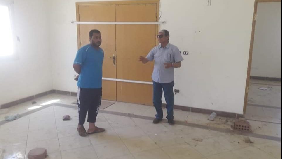 رئيس مدينة الحسنة يتابع الأعمال بمنى الصمود والتحدي 