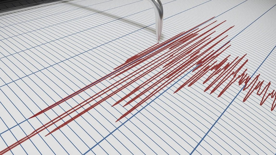 زلزال بقوة 4 ريختر بالقرب من دمياط والبحوث الفلكية توضح التف