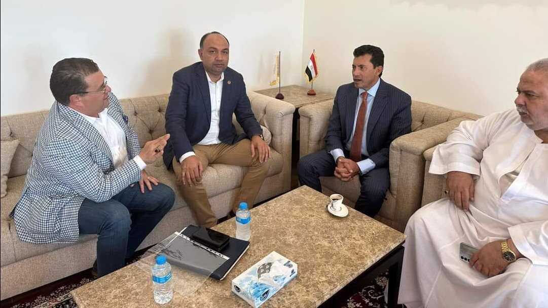 نائب يلتقى أشرف صبحى لمناقشة طلبات قطاعى الشباب بمنوف