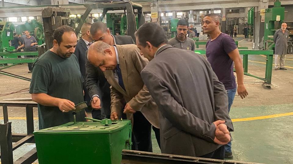 وزير قطاع الأعمال العام بشركة اليايات