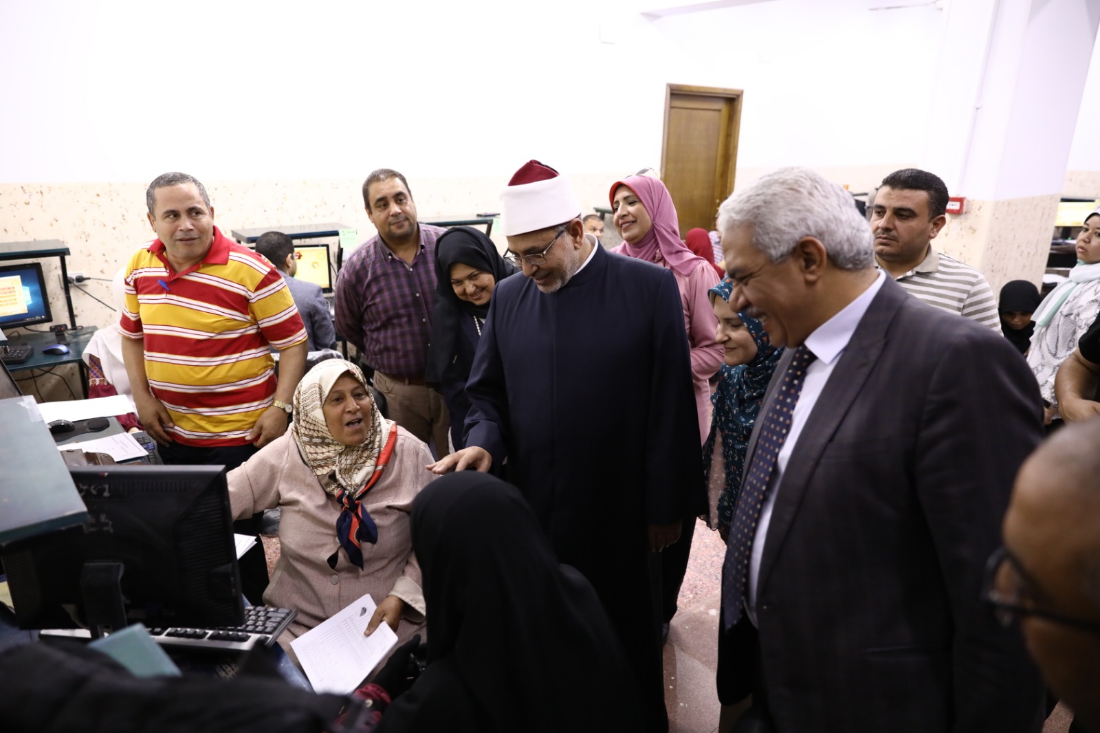 رئيس جامعة الأزهر يتفقد لجان امتحانات الدراسات العليا