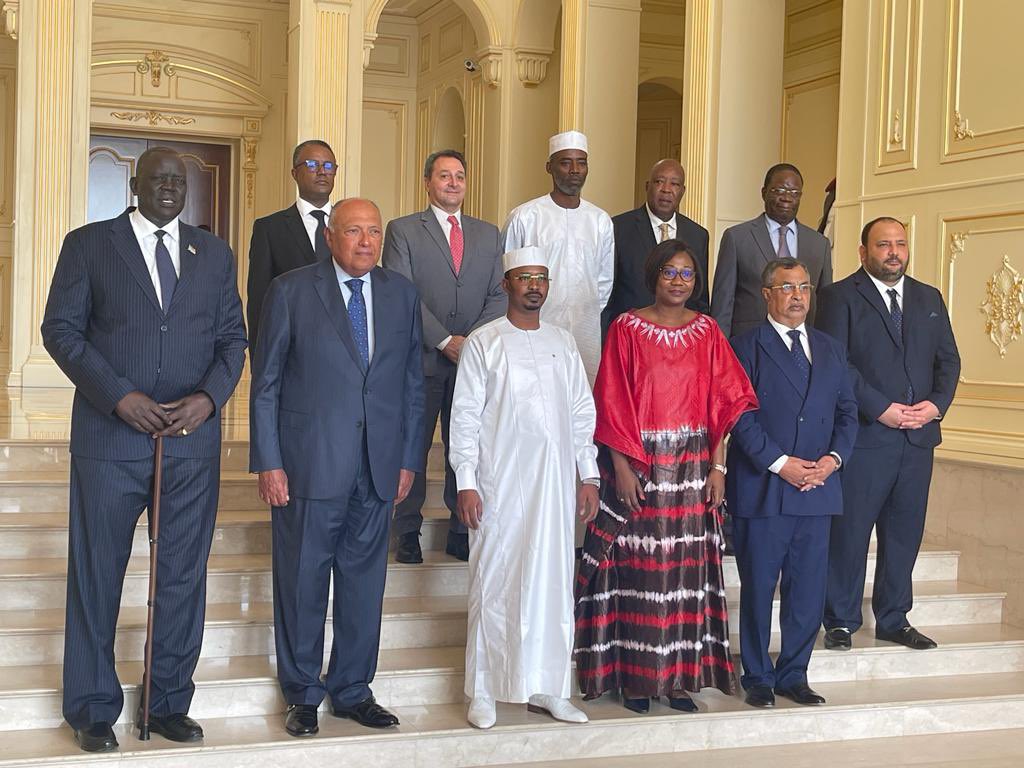 وزراء خارجية دول جوار السودان يلتقون الرئيس التشادي 