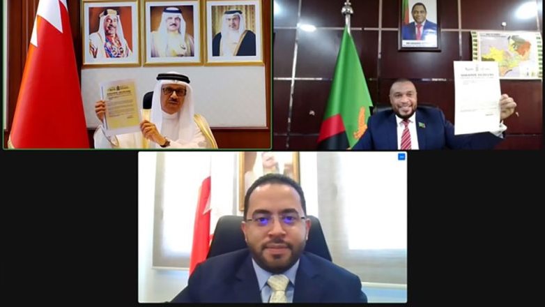 جانب من تسلم الأوراق 