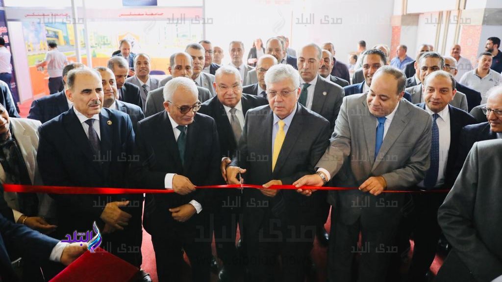 اثناء افتتاح المعرض