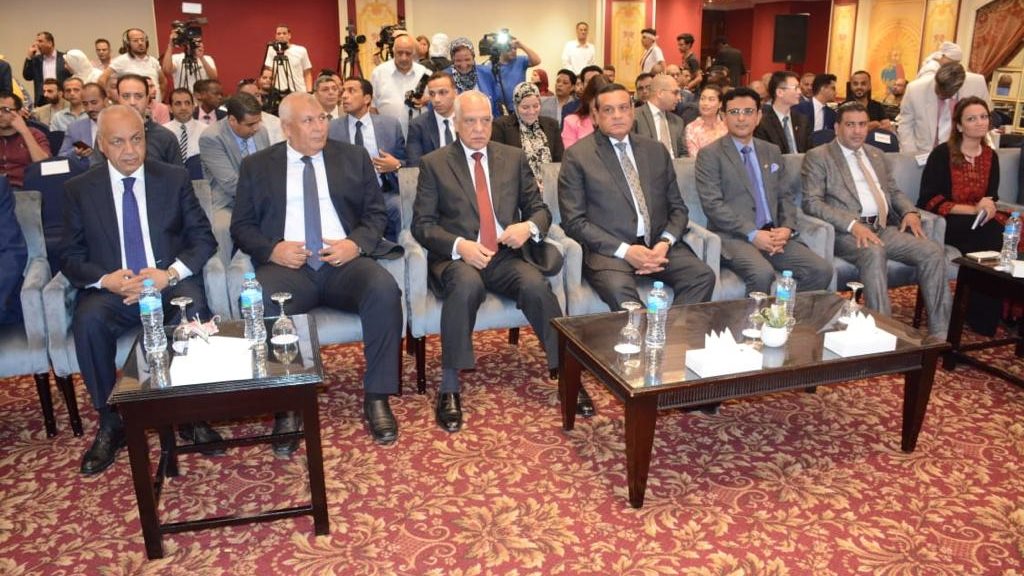 وزير التنمية المحلية ومحافظ الجيزة 