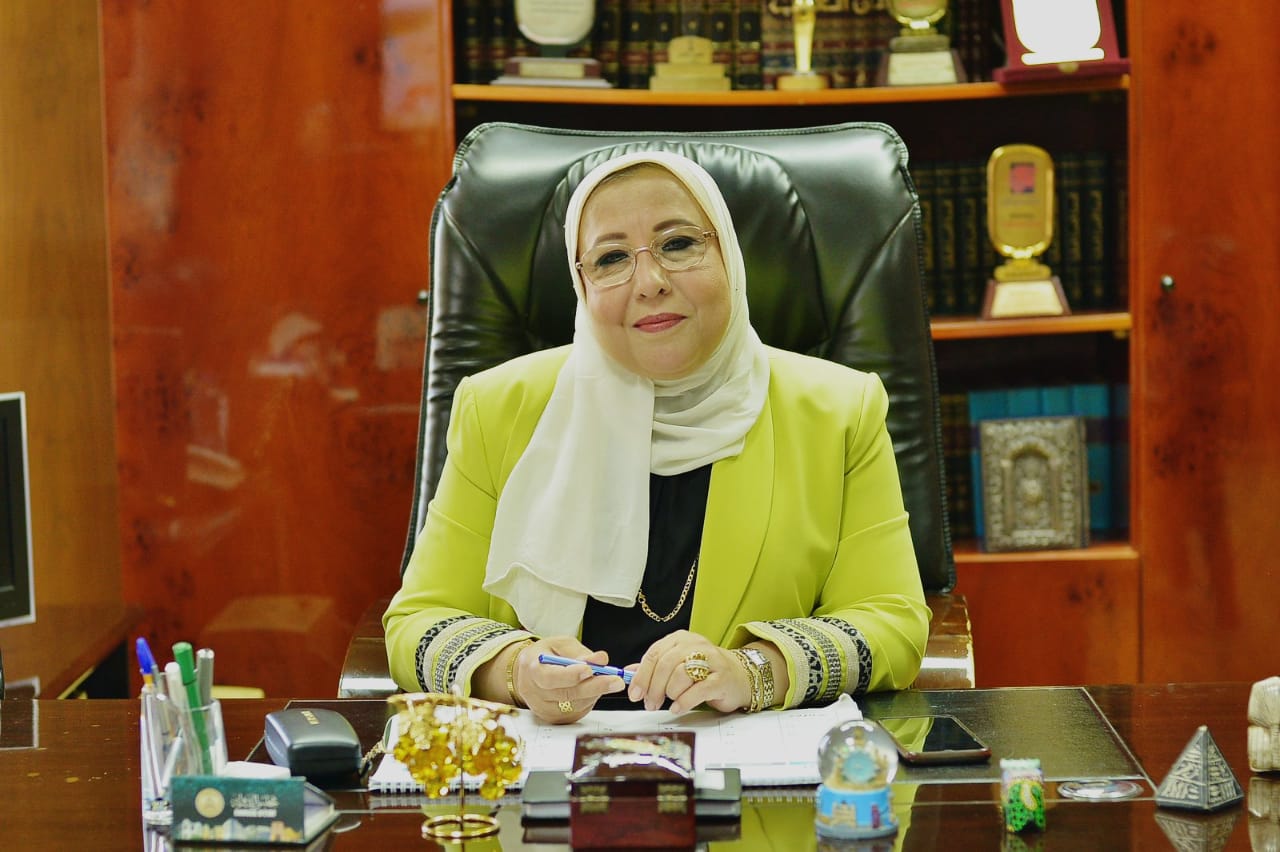 النائبة نادية مبروك رئيس الإذاعة المصرية الأسبق 