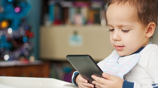 أفضل اختراعات التكنولوجيا التي تساعد طفلك على النمو المبكر