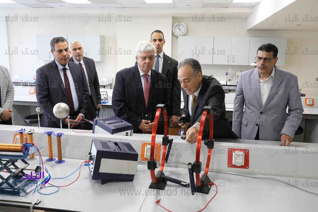 جولة ميدانية لوزير التعليم العالي والبحث العلمي بمدينة زويل للعلوم والتكنولوجيا6