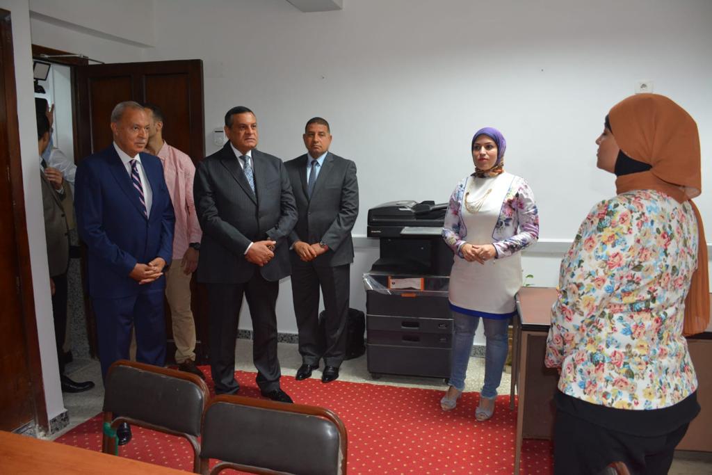  جولة وزير التنمية المحلية في القليوبية 