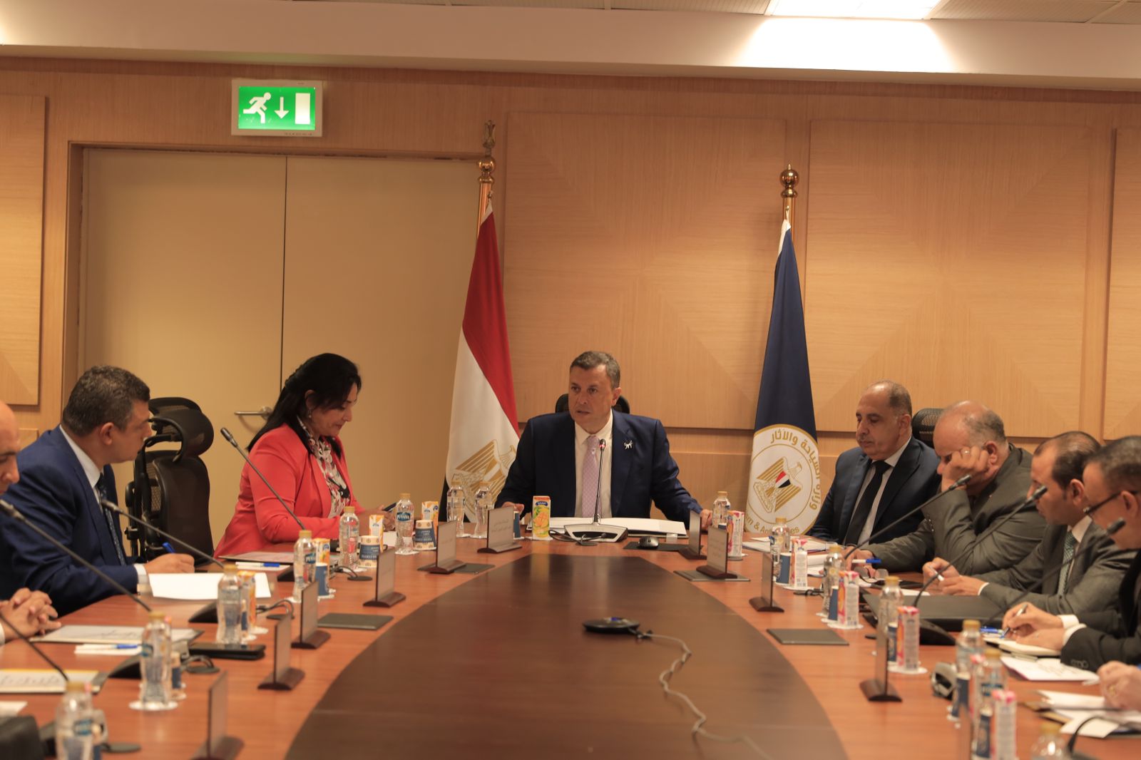 وزير السياحة والآثار 
