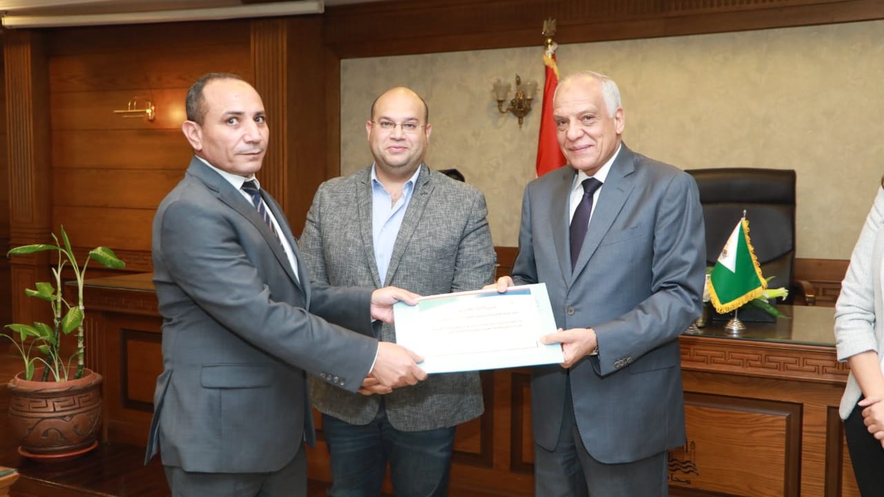 محافظ الجيزة اللواء أحمد راشد والسكرتير العام