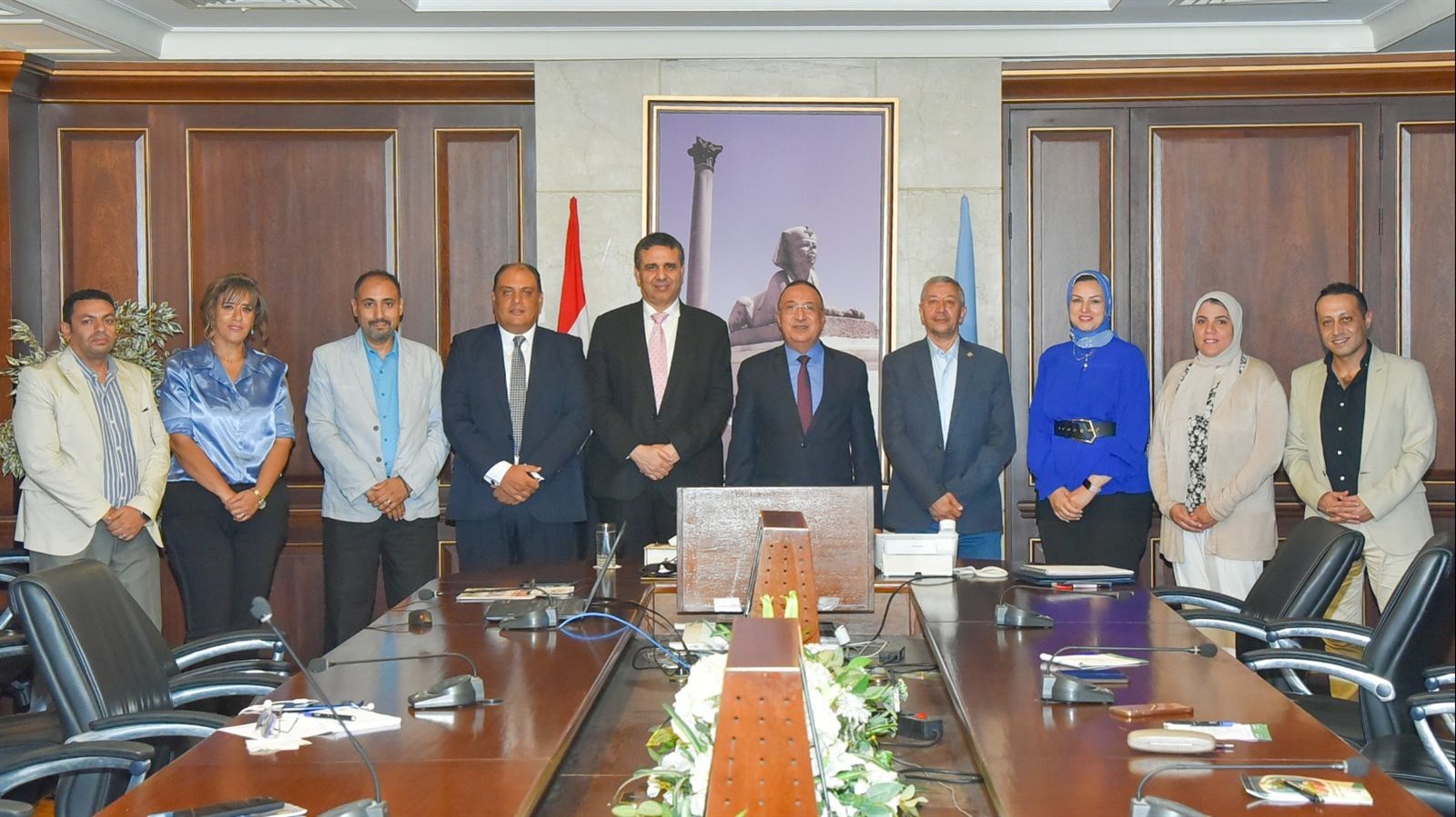محافظ الإسكندرية وممثلي الأكاديمية العربية بديوان المحافظة