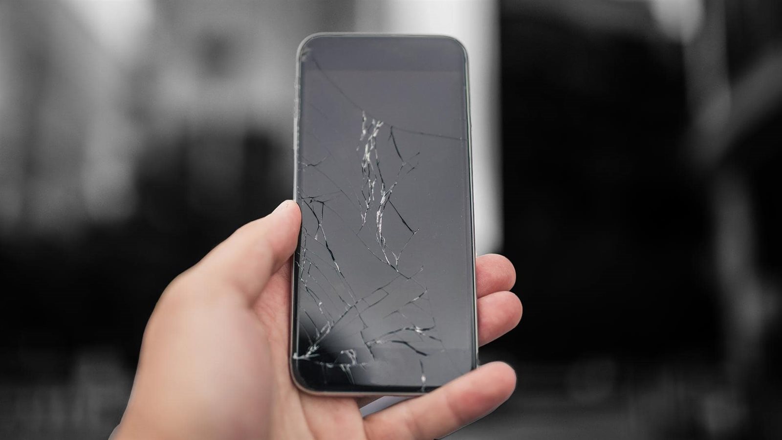 ازاي تحافظ على هاتفك من الخدوش في الشاشة