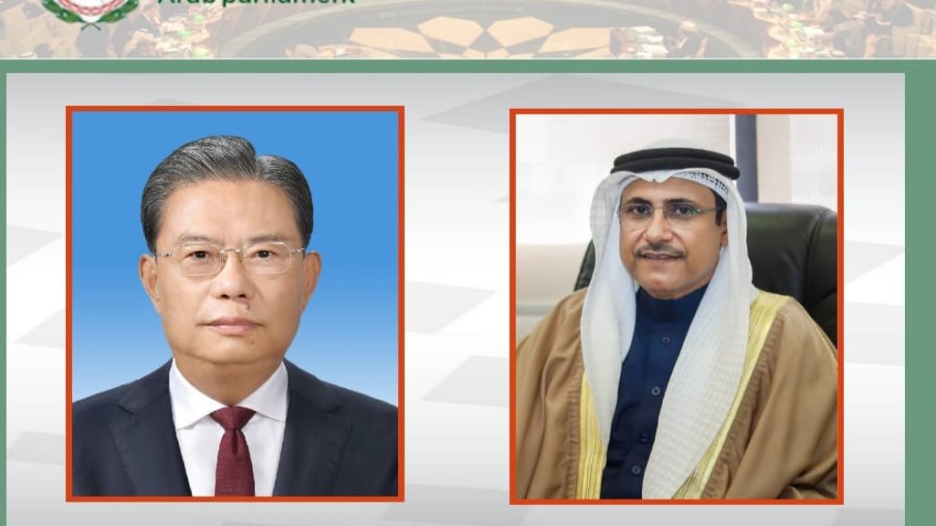 العسومي ورئيس البرلمان الصيني 
